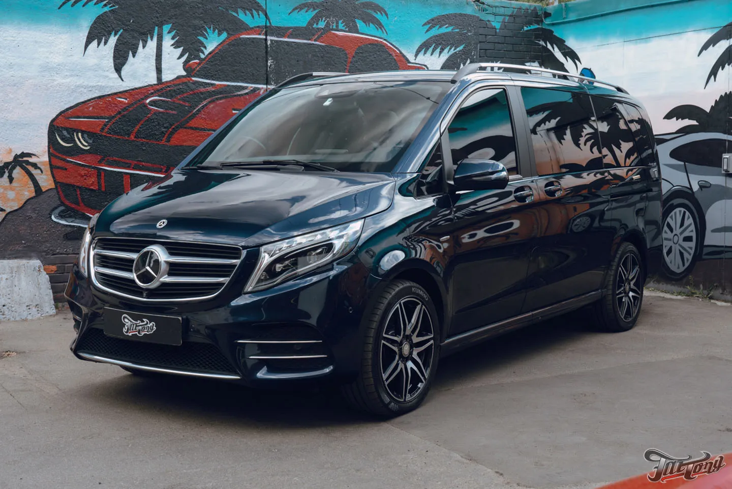 Предпродажная подготовка Mercedes V-class в отделе детейлинга